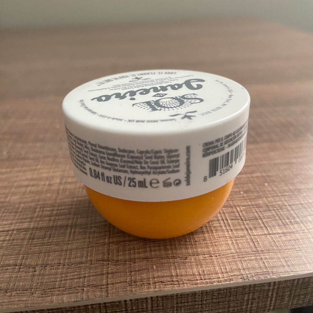 Brazilian bum bum body cream